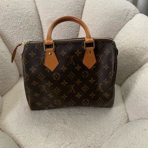 Louis Vuitton Speedy 25 - Authentic